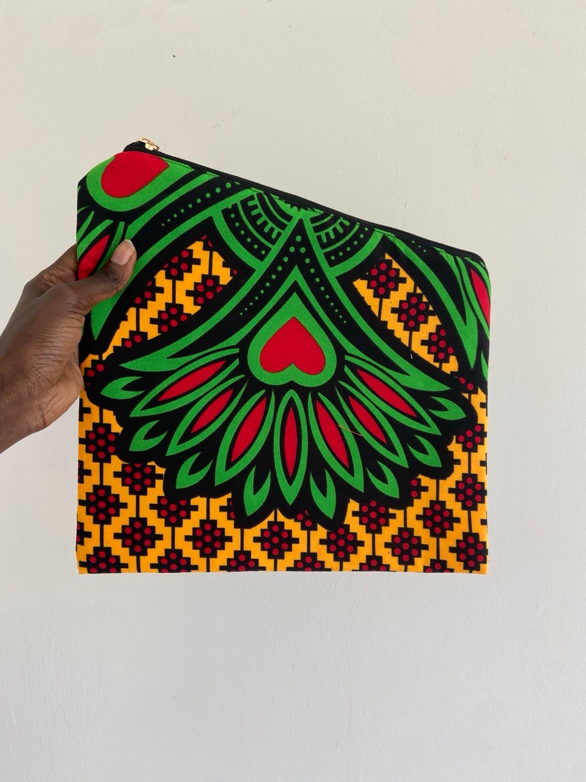 Mara Nia Pouch